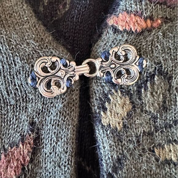 Peruvian Link Alpaca Cardigan with metal closure olive green with leaves - M - Picture 3 of 6